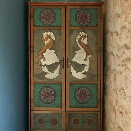 Gulenden Ozel Havuzlu Korunakli Mustakil Villa *